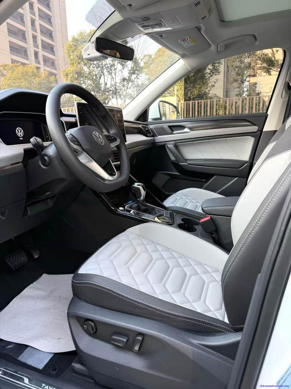 Car Image 10