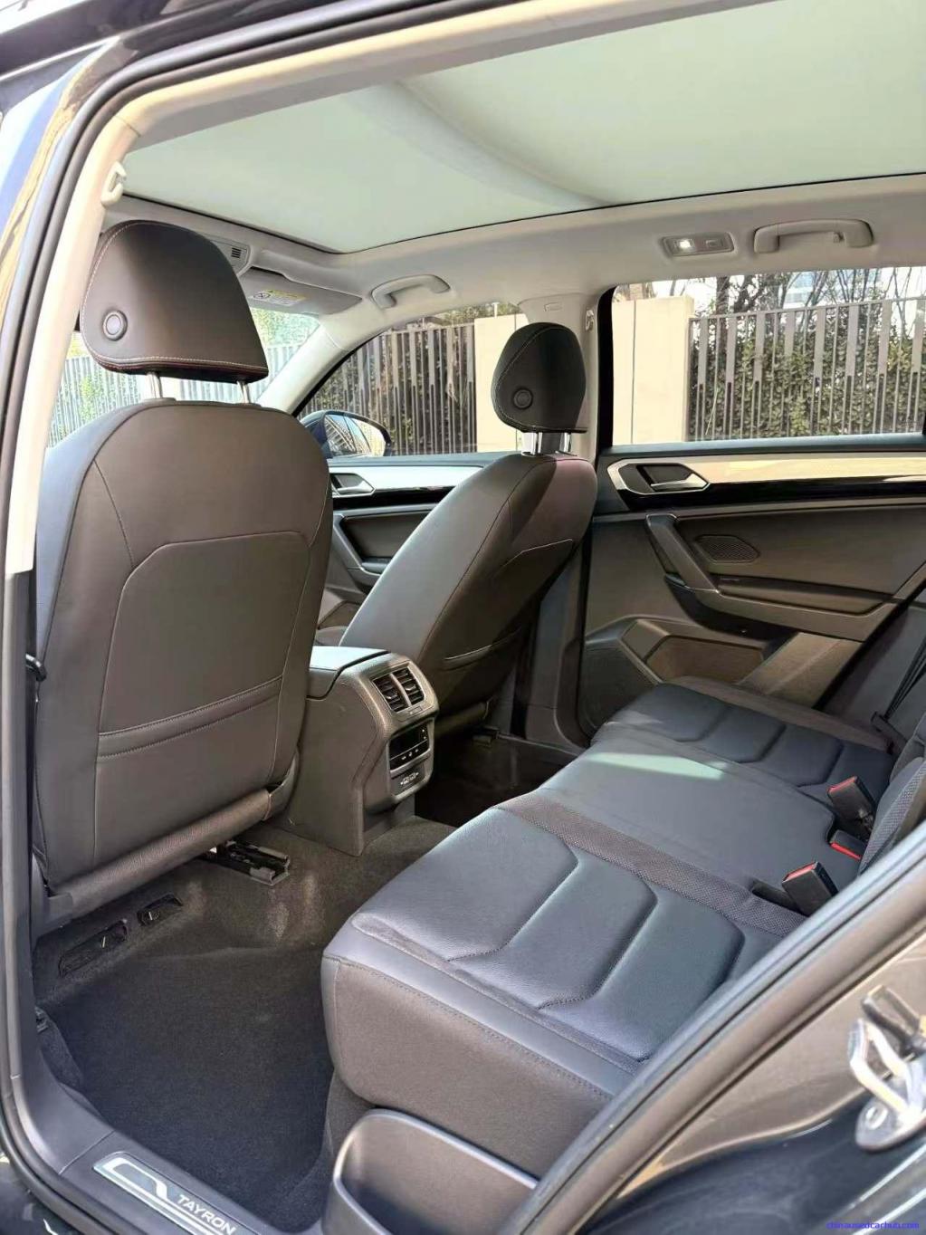 Car Image 9