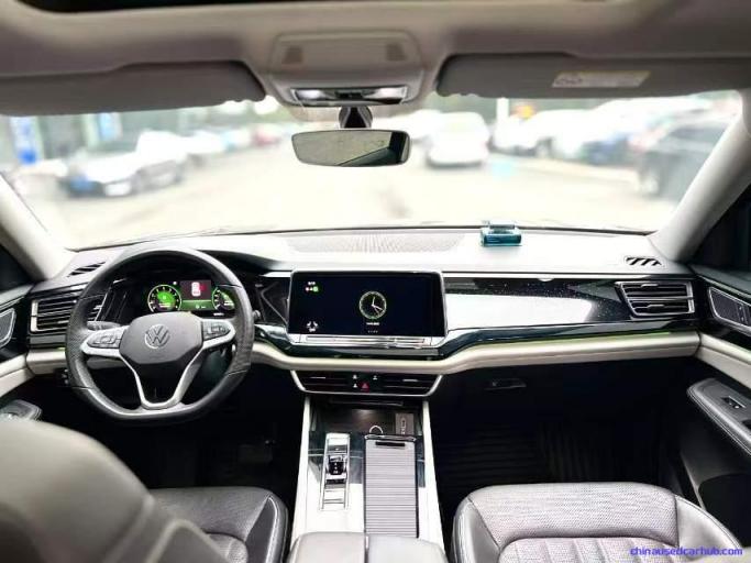 Car Image 9