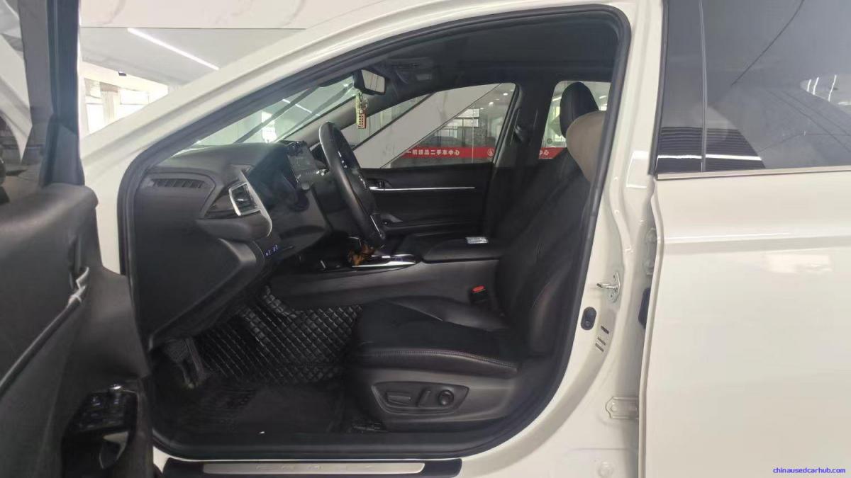 Car Image 10