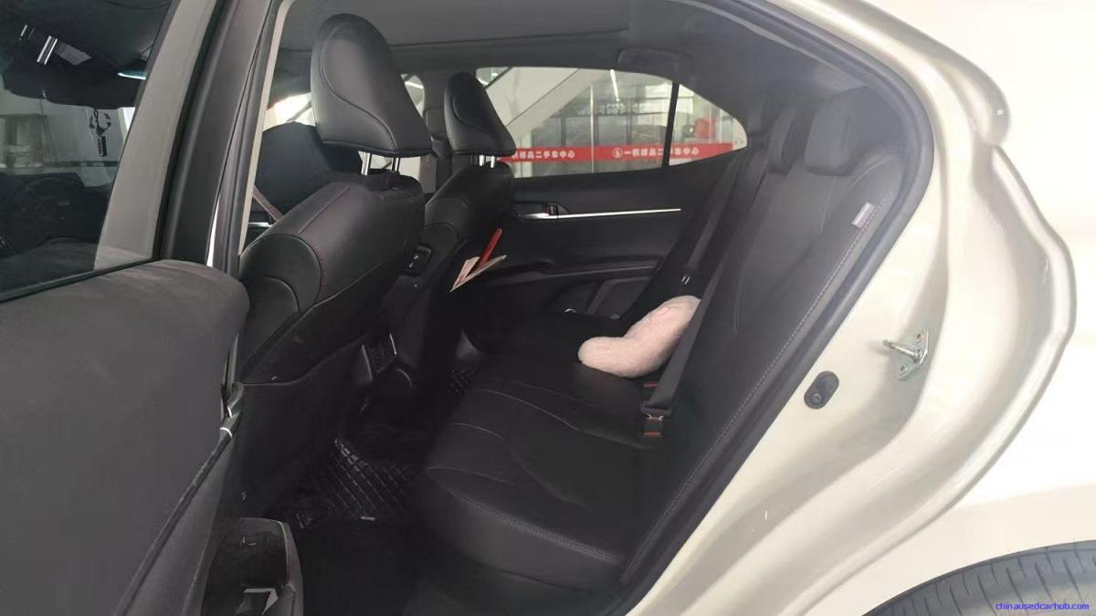 Car Image 9