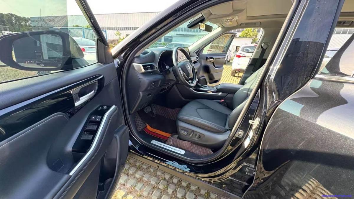 Car Image 8