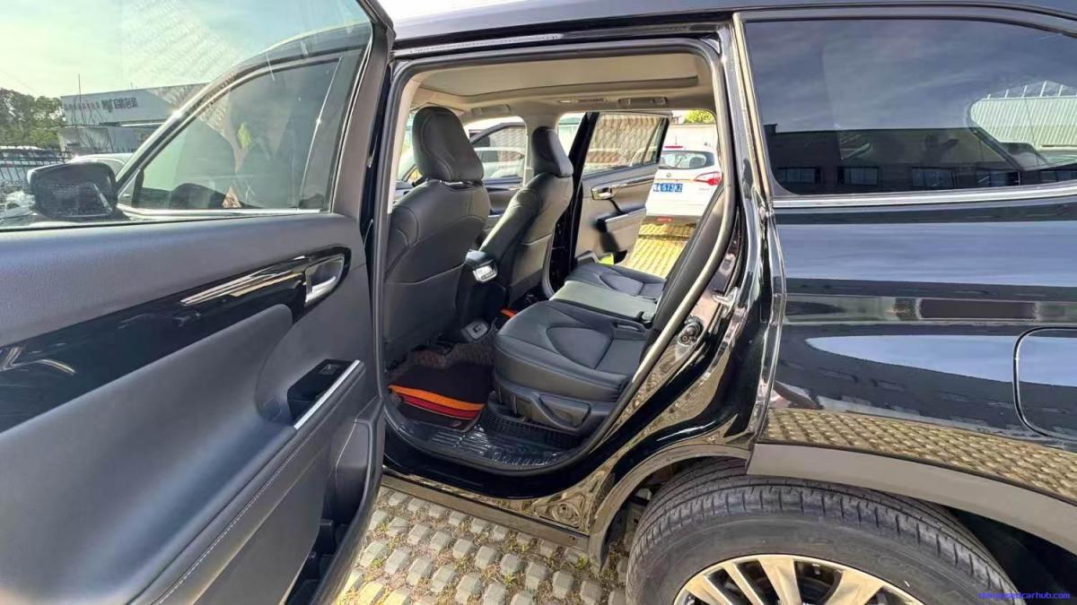Car Image 7