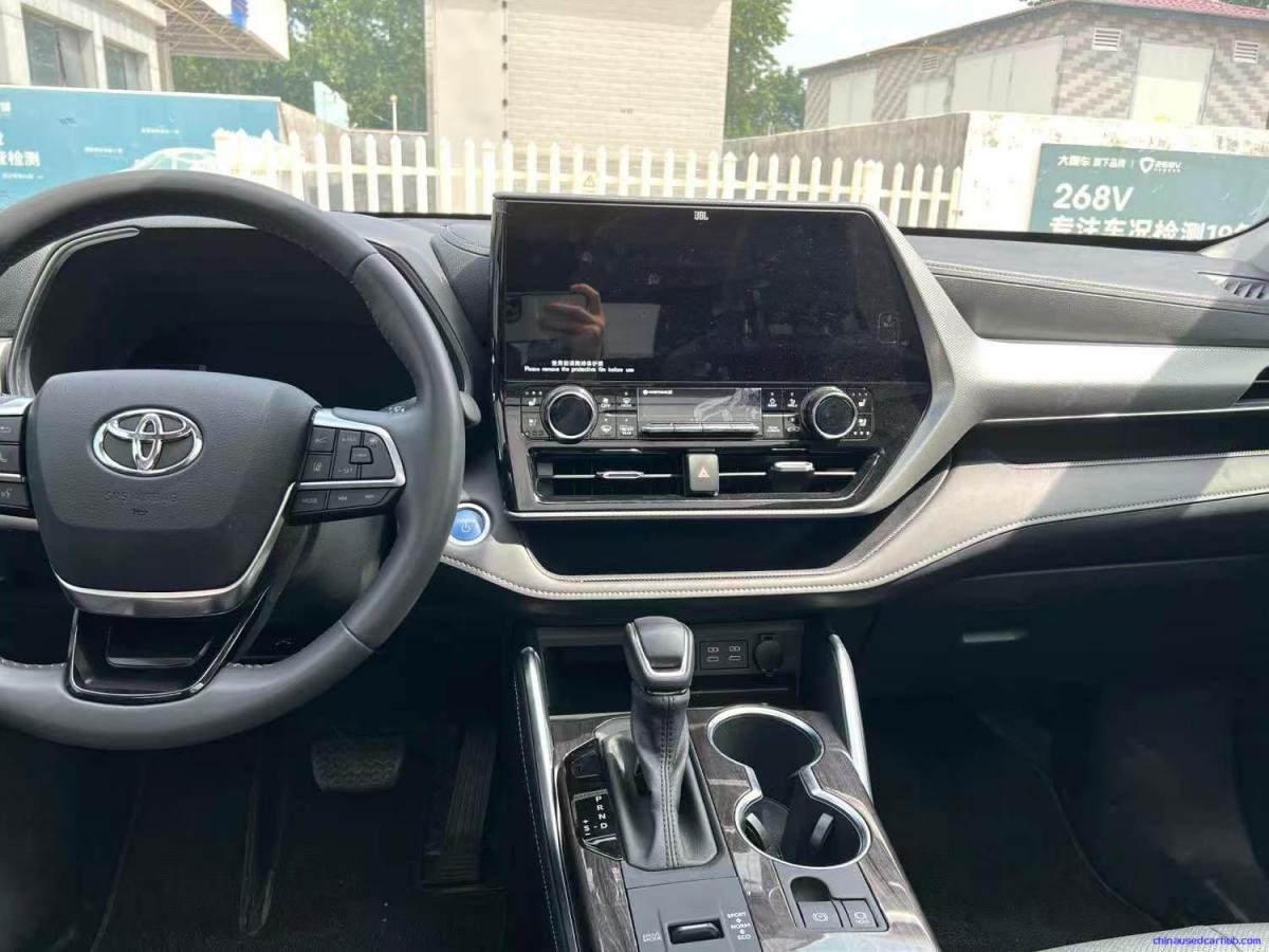 Car Image 8