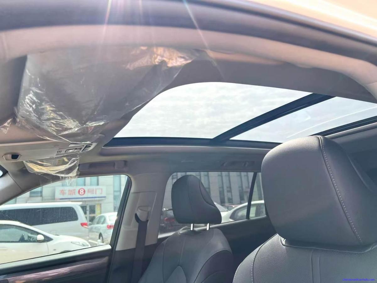 Car Image 5