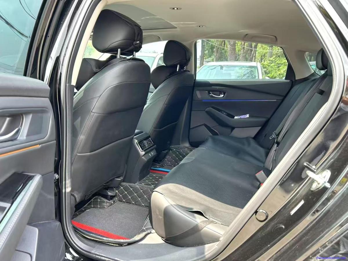 Car Image 9